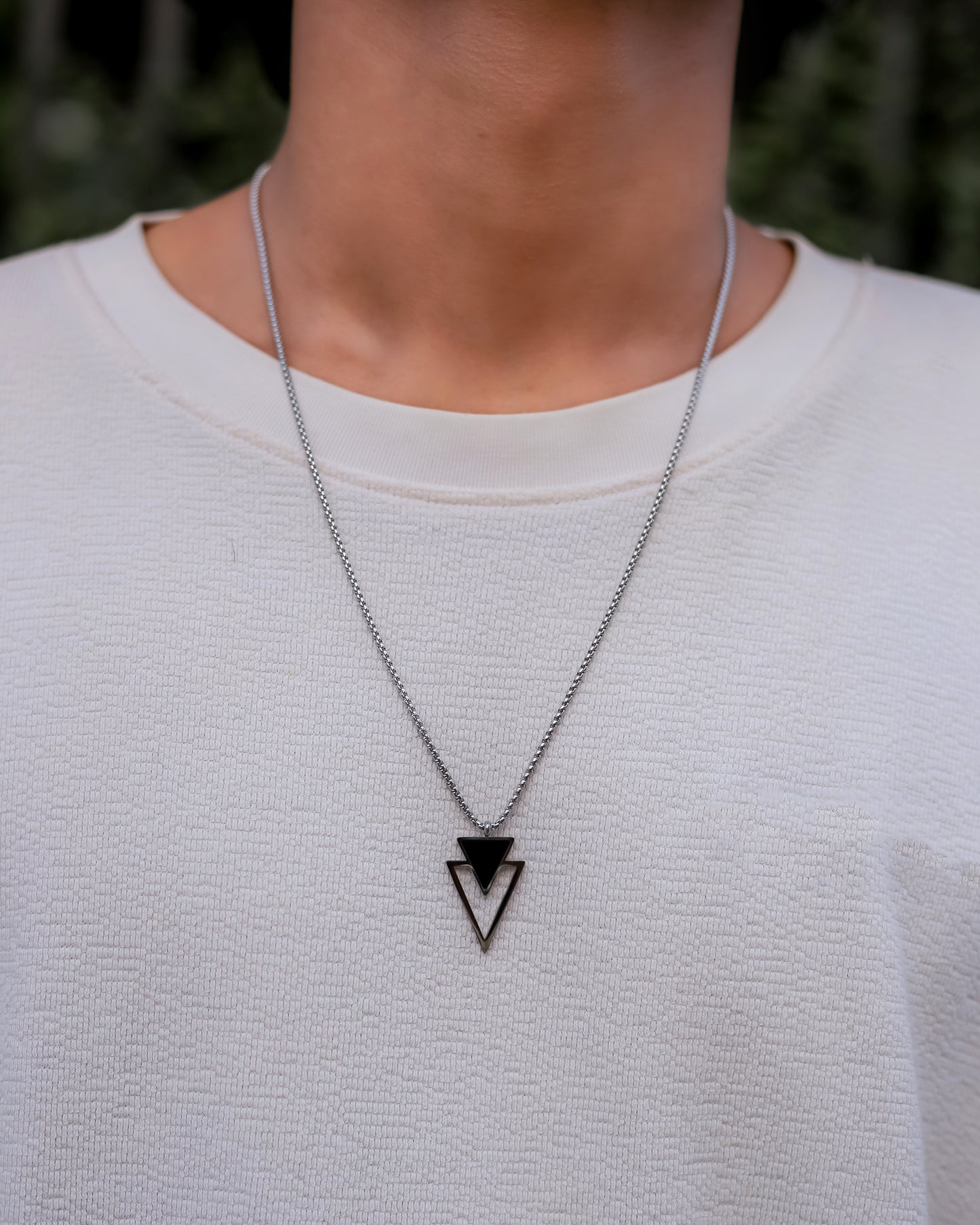 MonoV Necklace