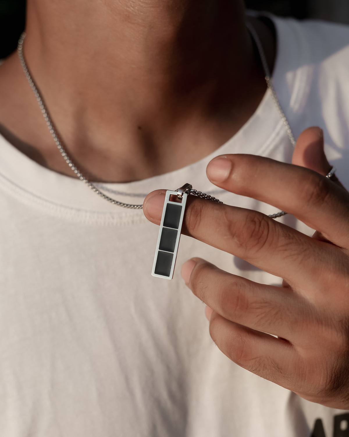 Noir Edge Bar Pendant