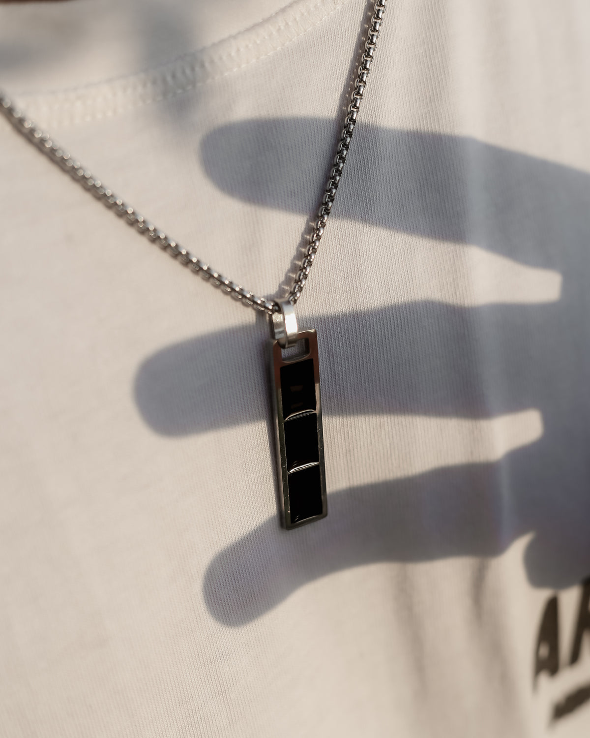 Noir Edge Bar Pendant