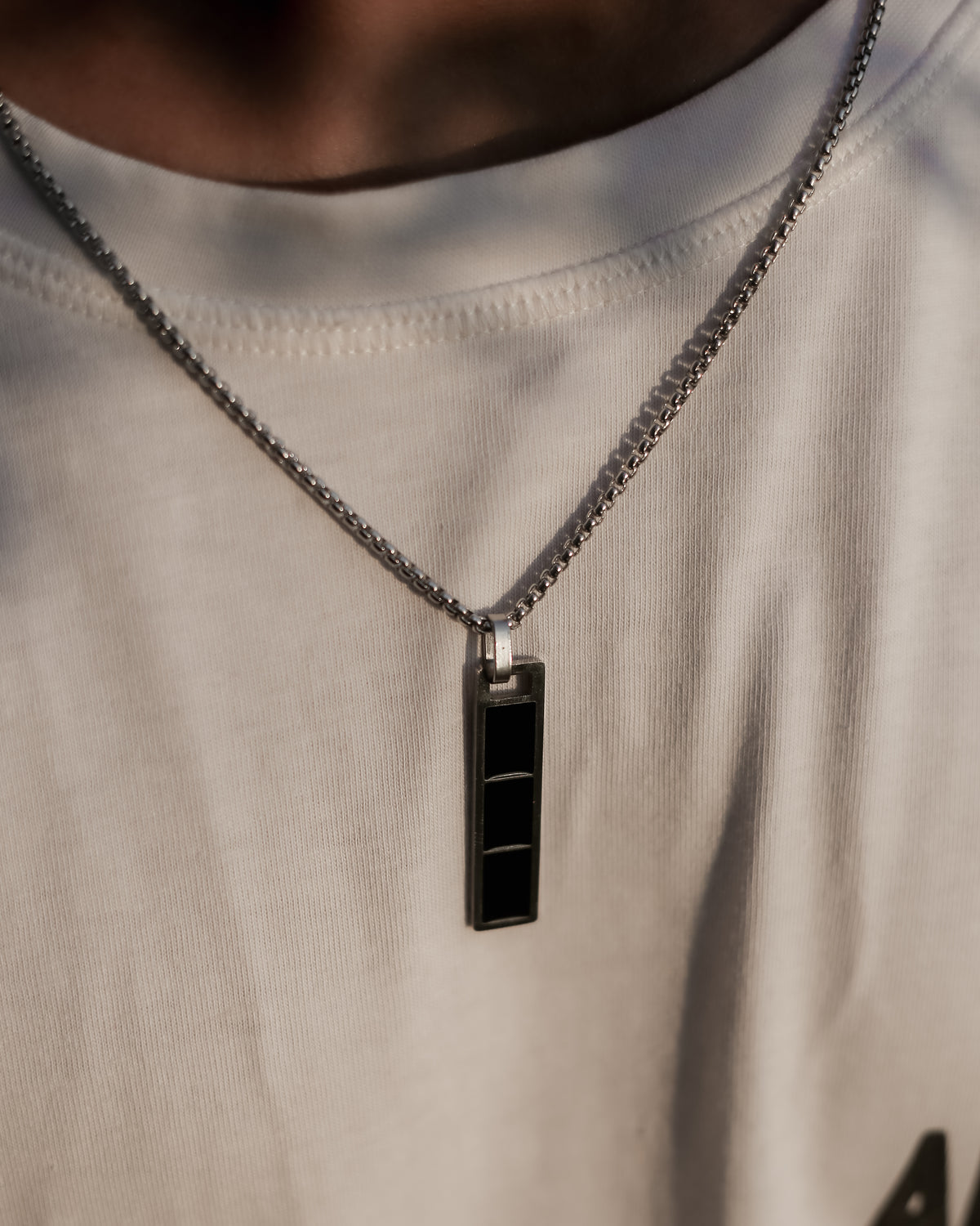 Noir Edge Bar Pendant